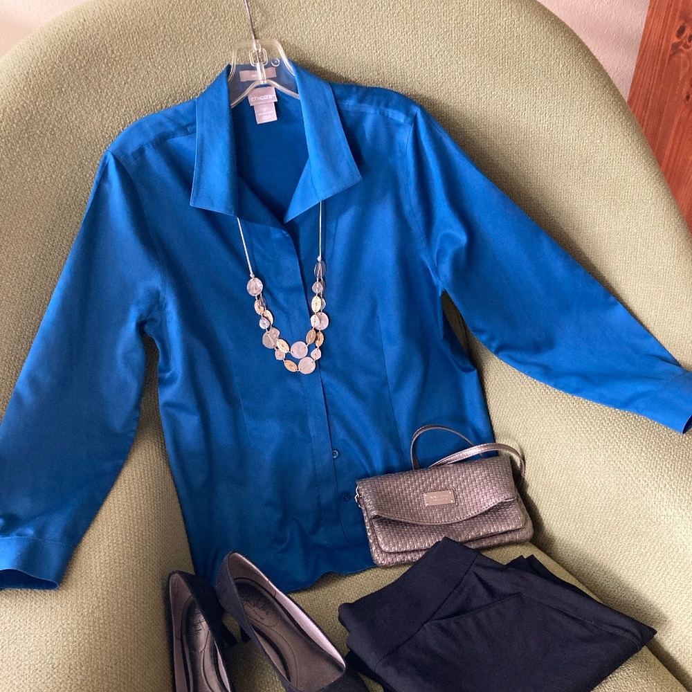 Chicos no-iron deep blue blouse. Size Petite 1
